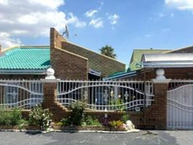 House for sale in Soweto, City of Johannesburg Metropolitan Municipality