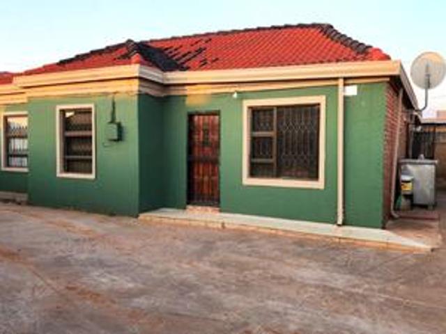House for sale in Soweto, City of Johannesburg Metropolitan Municipality