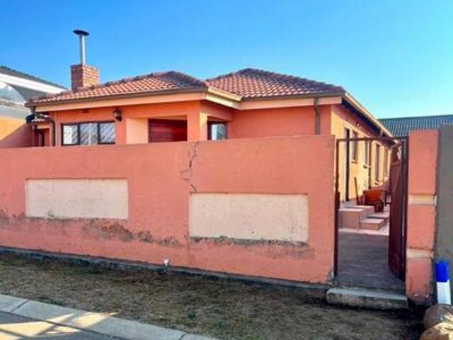 House for sale in Vosloorus, Gauteng