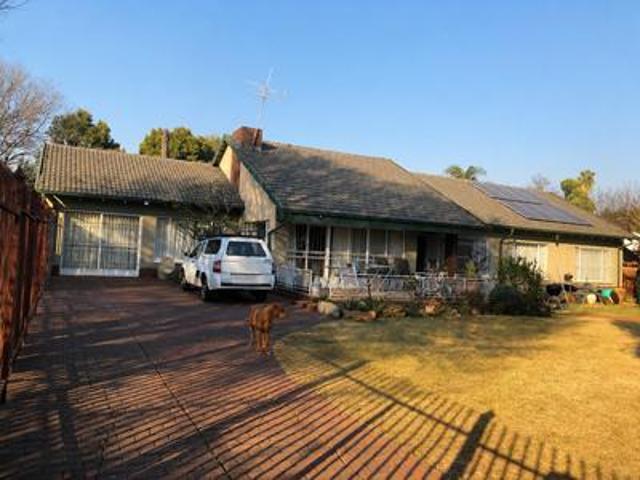 House for rent in Waterkloof, Gauteng
