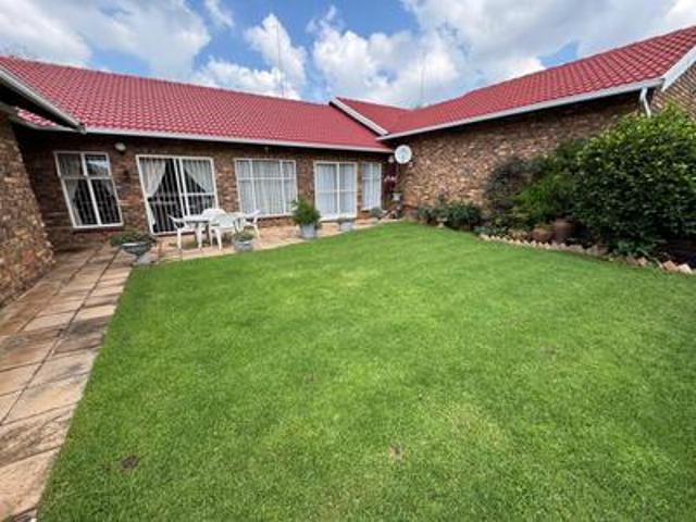 Townhouse for sale in Ekurhuleni, Gauteng