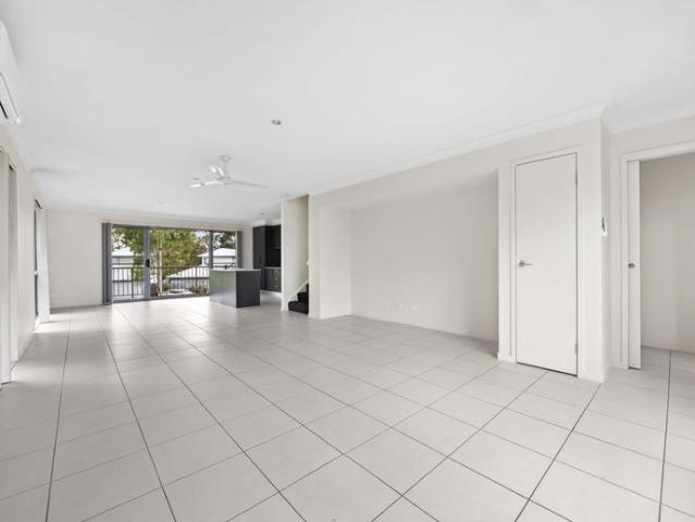 Townhouse for rent in Fernbrook, Queensland
