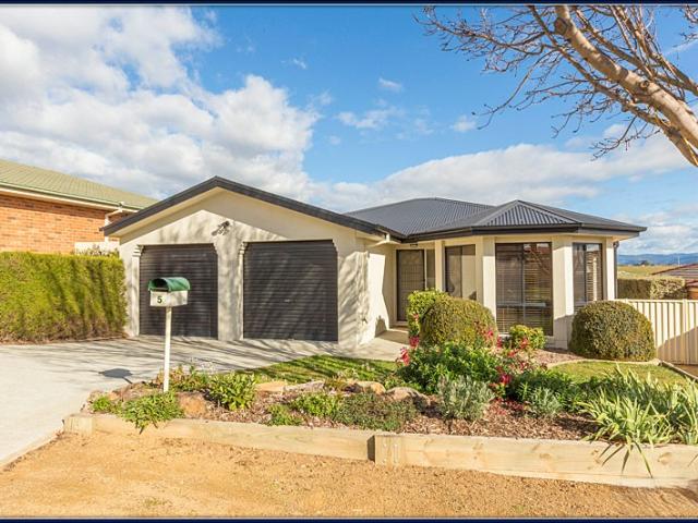 Property for rent in Dunlop, Australian Capital Territory