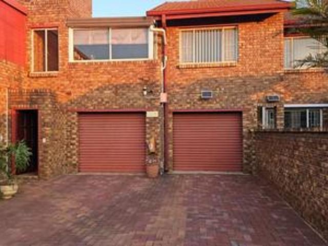 Townhouse for sale in Kempton Park, City of Ekurhuleni Metropolitan Municipality