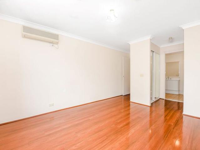 Townhouse for rent in Sydney, New South Wales