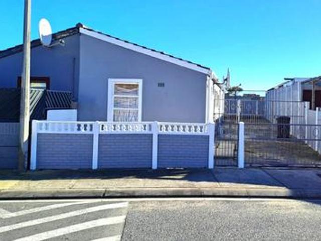 House for sale in Mitchells Plain, Western Cape