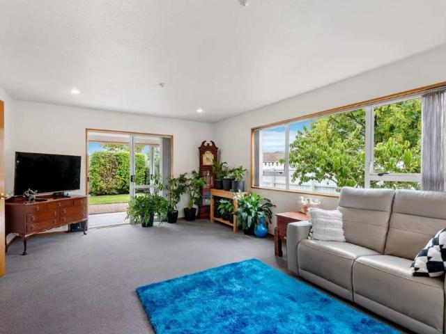 House for rent in Chaslands, Canterbury