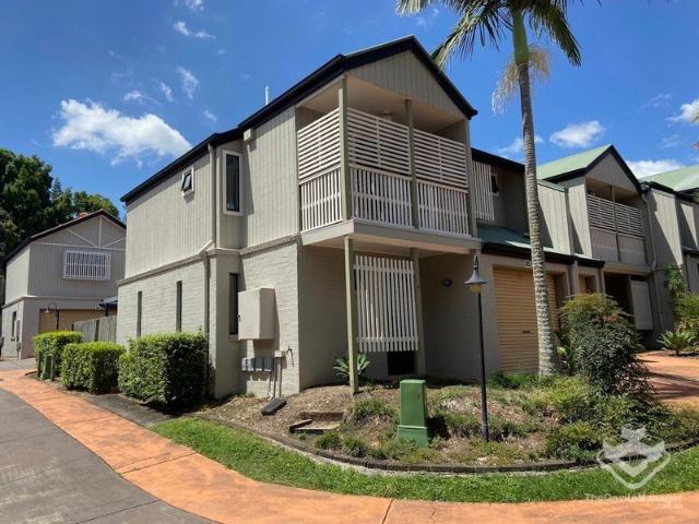 Townhouse for rent in Toombul, Queensland