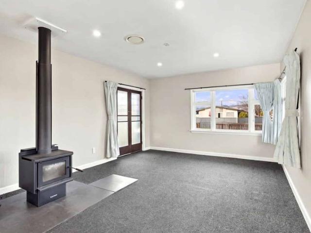 Apartment for rent in Chaslands, Canterbury