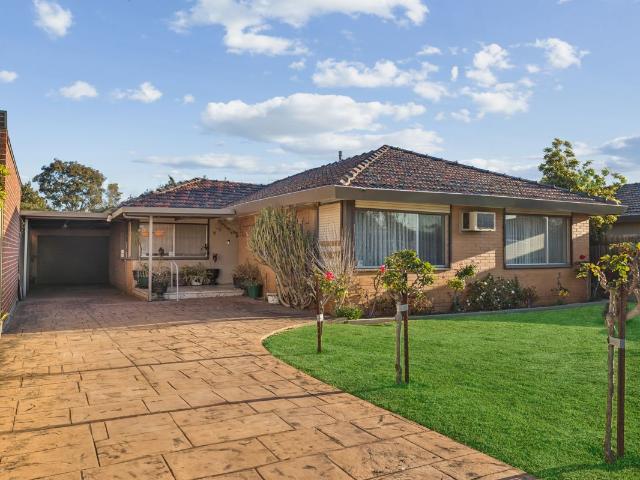 House for rent in Keilor East, Victoria