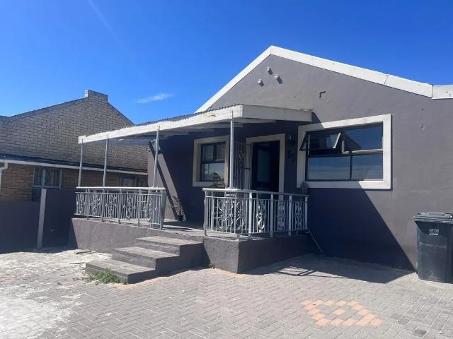 House for sale in Blue Downs, Western Cape