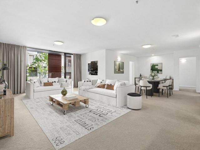 Apartment for sale in Lower North Shore, Sydney