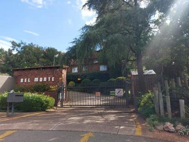 Townhouse for sale in Waterkloof, Gauteng