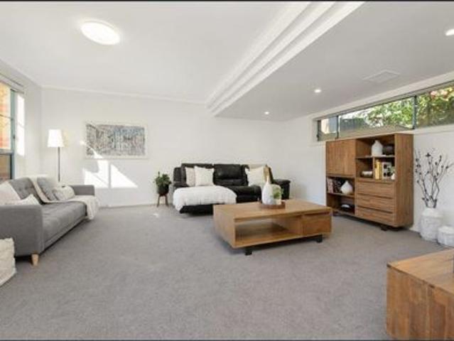 Townhouse for rent in Upper North Shore, Sydney
