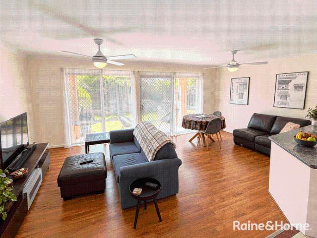 Townhouse for rent in Merrimac, Gold Coast City