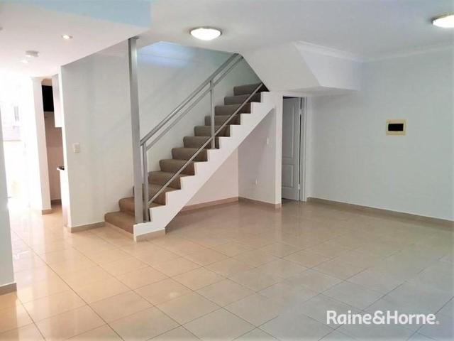 Townhouse for rent in Sydney, New South Wales