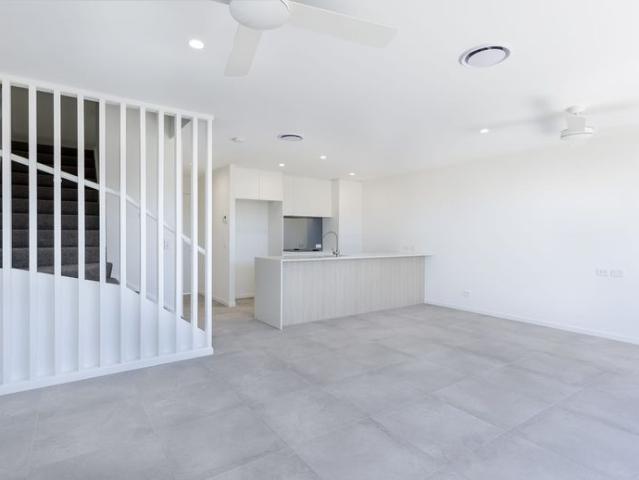 Townhouse for rent in Fernbrook, Queensland