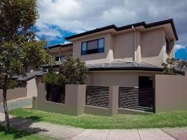 House for rent in Varsity Lakes, Gold Coast City