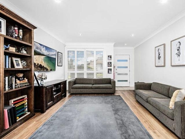 Townhouse for rent in Wollongong West, New South Wales