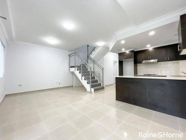 Townhouse for rent in Sydney, New South Wales