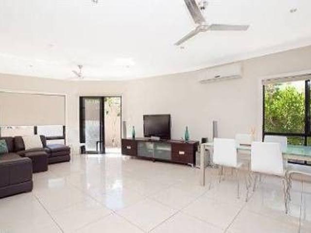 Townhouse for rent in Varsity Lakes, Gold Coast City