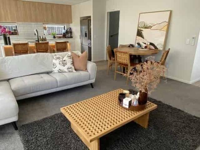 Townhouse for rent in Heathcote, Canterbury