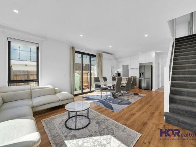 Townhouse for rent in Camerons Creek, Victoria