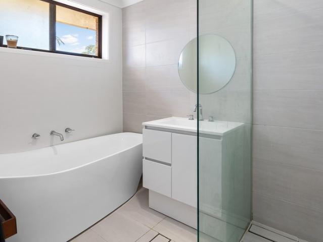 Townhouse for rent in Bateau Bay, New South Wales