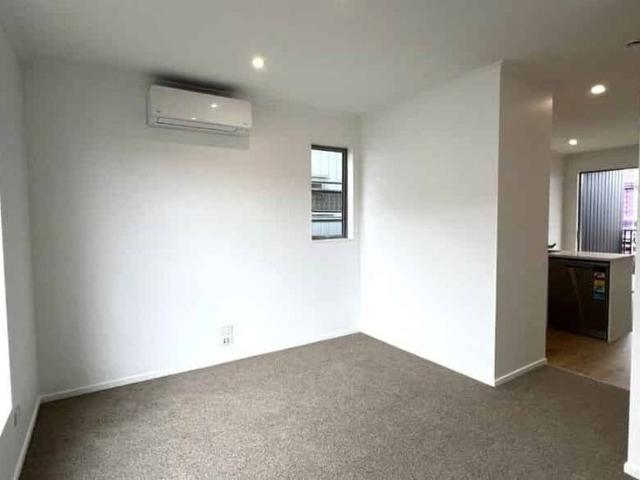 Townhouse for rent in Owhata