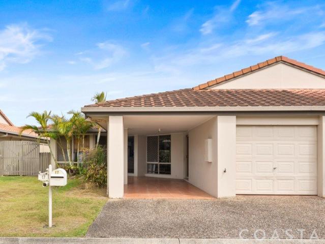 Townhouse for rent in Southport, Gold Coast City