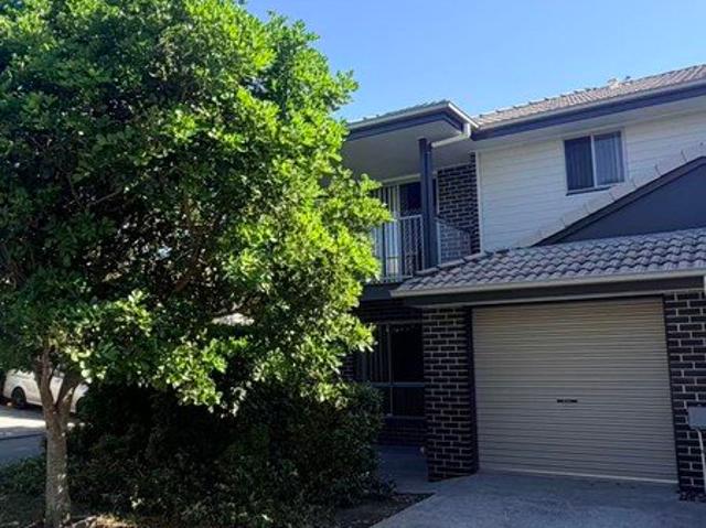 Townhouse for rent in Toombul, Queensland