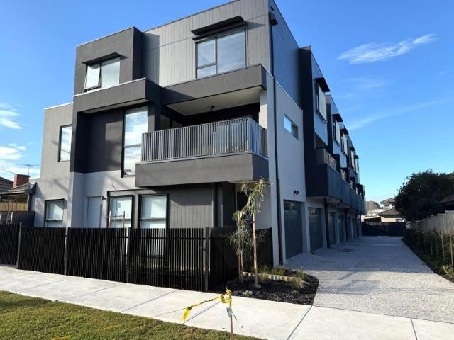 Townhouse for rent in Camerons Creek, Victoria