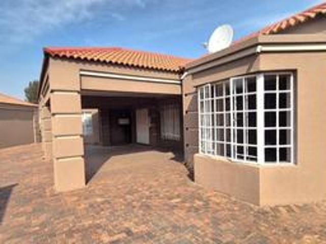 Townhouse for rent in Sedibeng, Gauteng