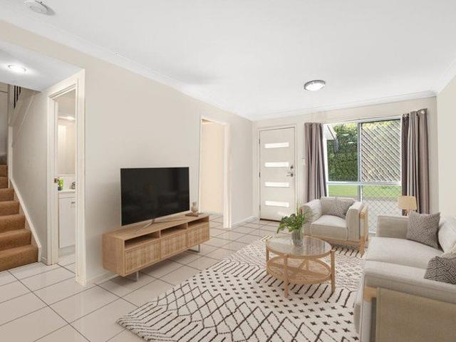 Townhouse for rent in Regents Park, Greater Brisbane