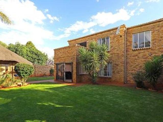 Townhouse for sale in Nooitgedacht, Gauteng