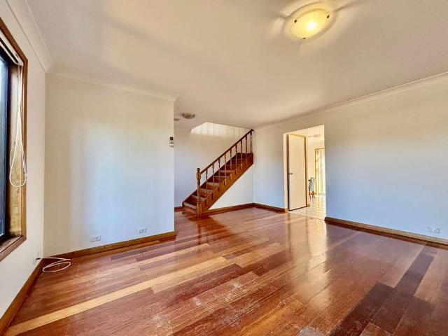 Townhouse for rent in Sydney, New South Wales