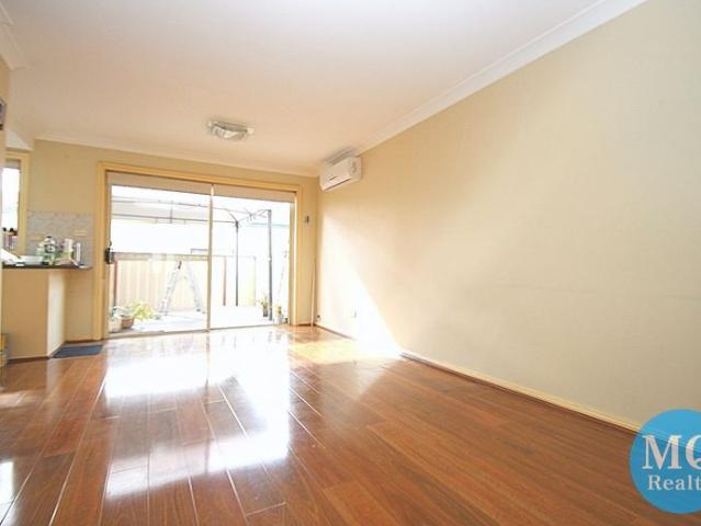 Townhouse for rent in Sydney, New South Wales