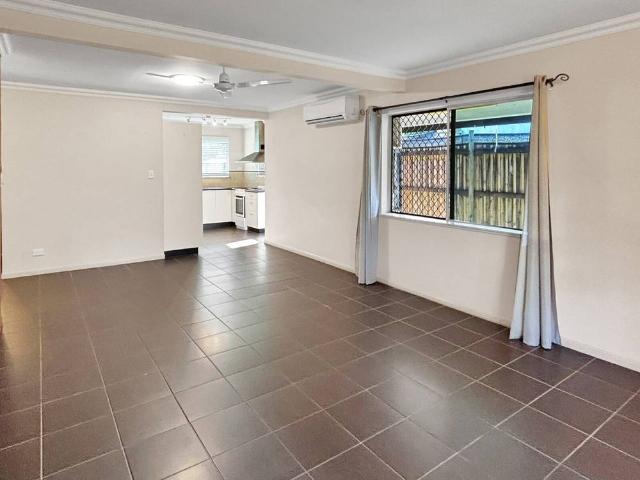 Apartment for rent in Mooroobool, Cairns