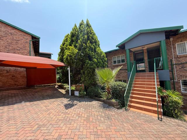 Apartment for rent in CPF S7 Rangeview Lower, Mogale City Local Municipality