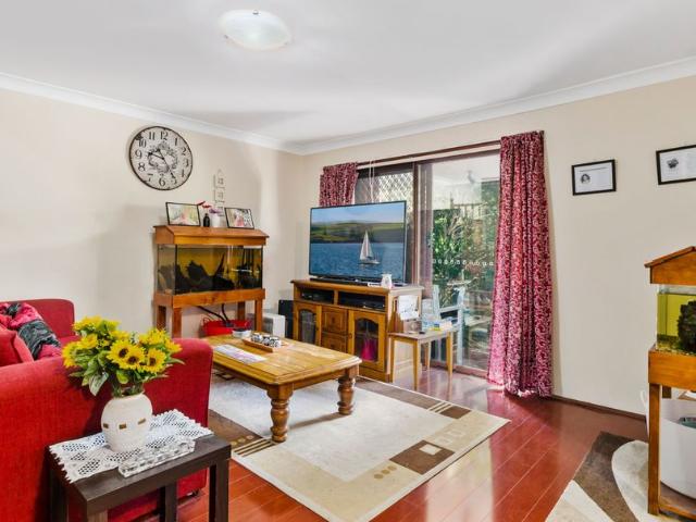 Townhouse for rent in Wollongong West, New South Wales