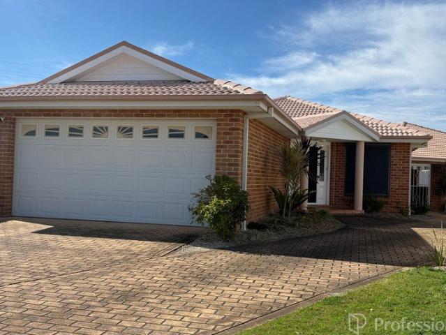 Villa for rent in Tuncurry, New South Wales