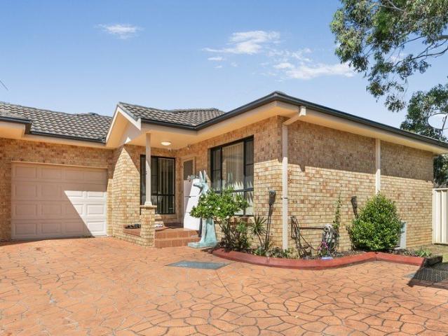 Villa for sale in Sydney, New South Wales