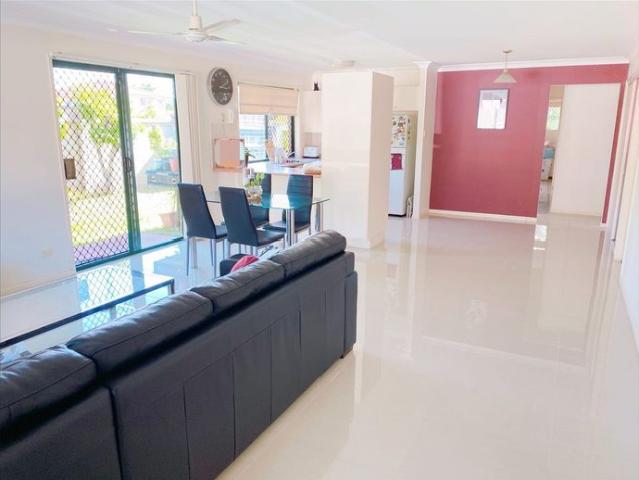 Townhouse for rent in Sunnybank Hills, Greater Brisbane