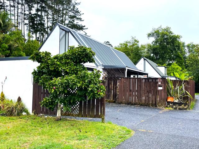 House for rent in Oratia