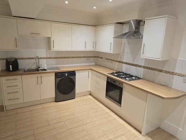 Apartment for rent in Upton, Greater London