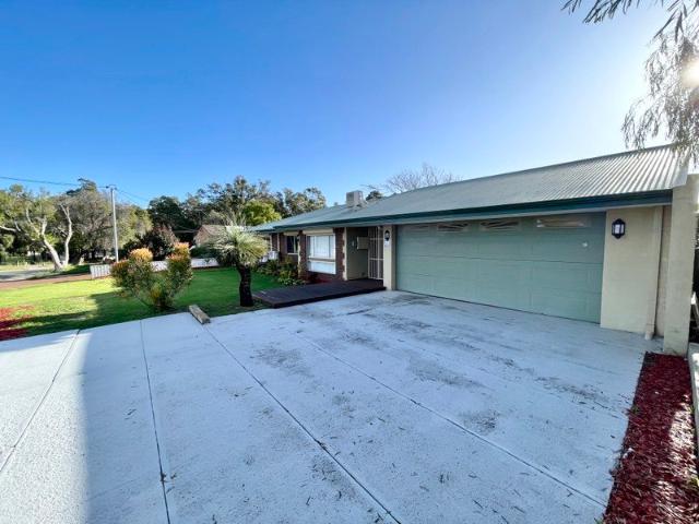 House for rent in Forrestfield, Western Australia