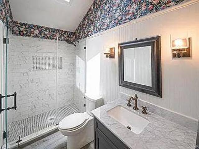 Apartment for rent in Bohemia, New York