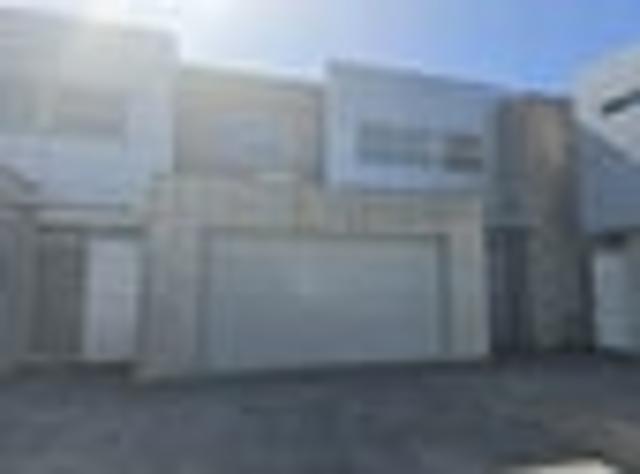 Townhouse for sale in Chaslands, Canterbury