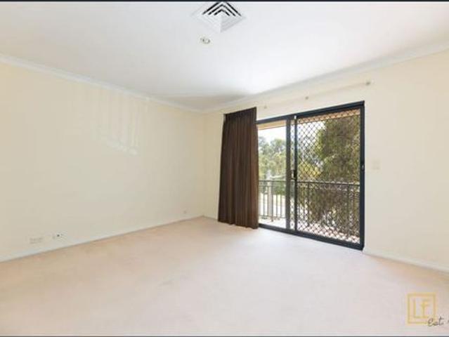Townhouse for rent in Moore, Perth