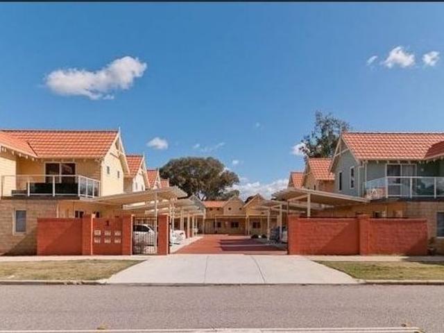 Townhouse for rent in Woodbridge, Western Australia